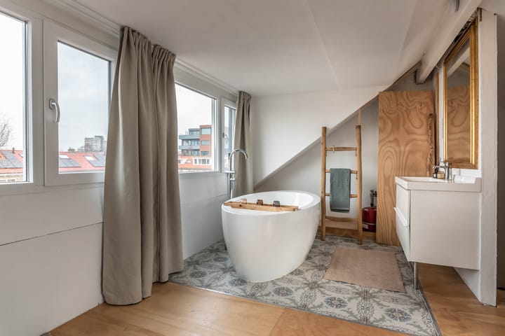 Photo 28 of Burgemeester Bickerstraat 53