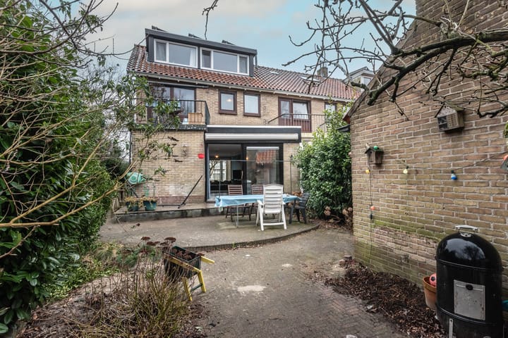 Foto 31 van Burgemeester Bickerstraat 53