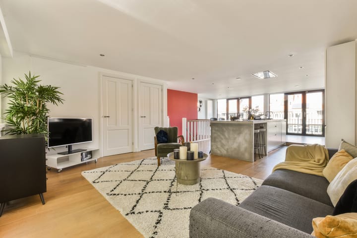 Foto 2 van Surinameplein 74-4