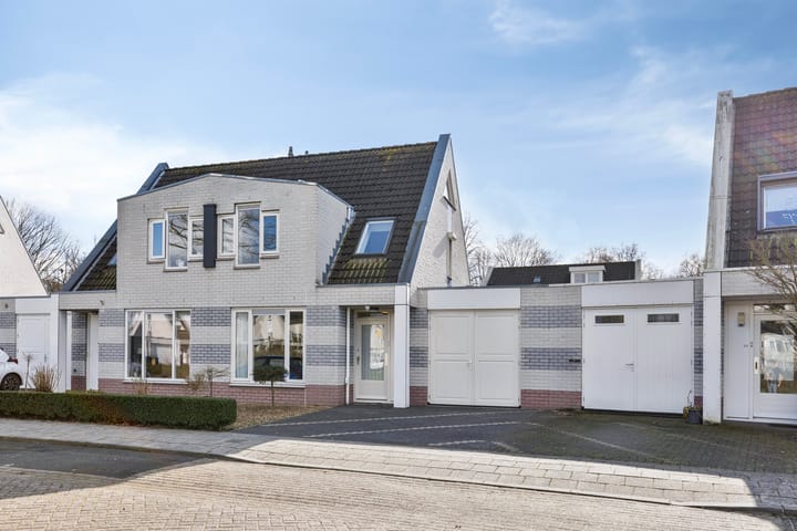 Foto 1 van Raamhof 9