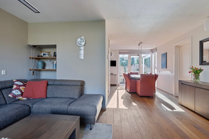 Foto 11 van Raamhof 9