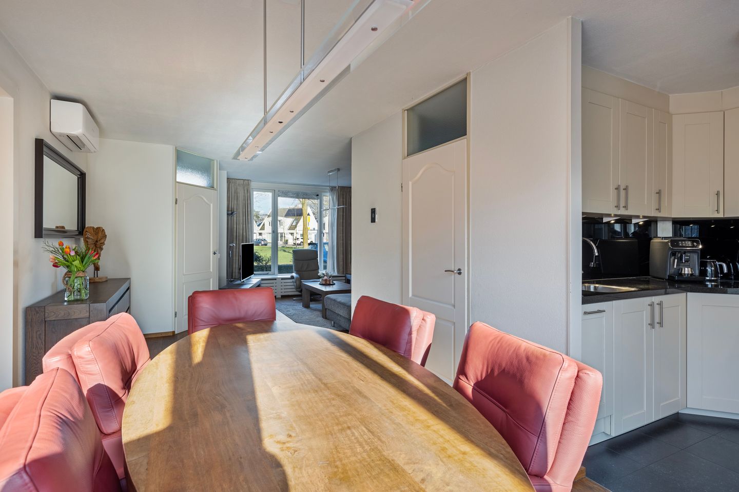 Foto 14 van Raamhof 9