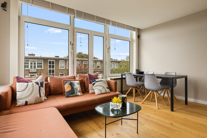 Photo 7 of Anna van Burenstraat 21-3