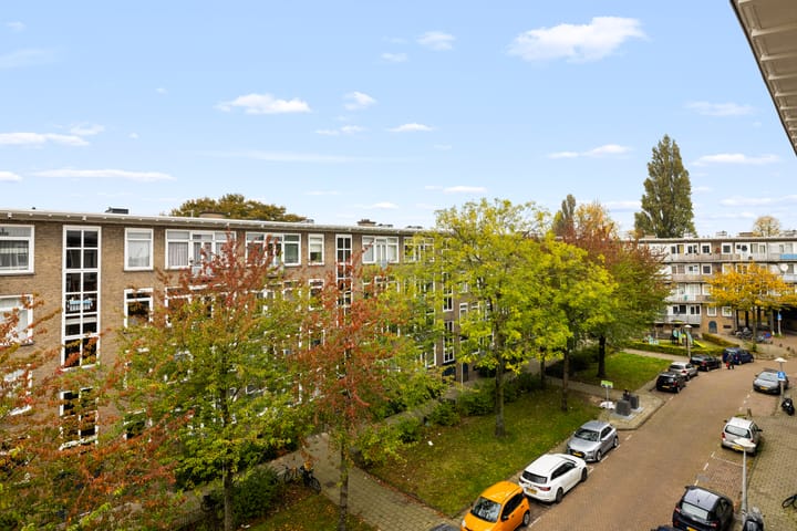 Photo 28 of Anna van Burenstraat 21-3