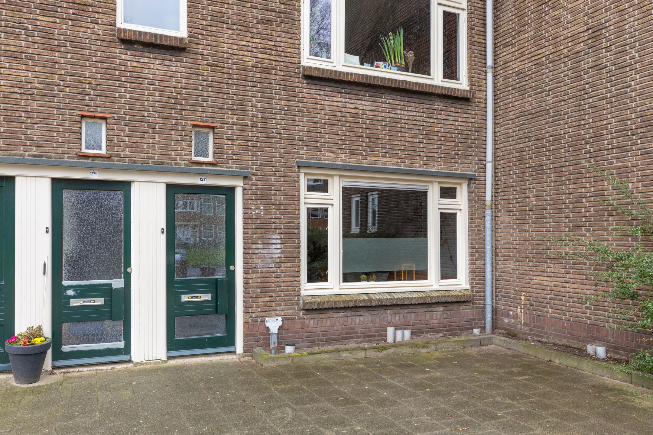 Photo 3 of Burgemeester van Tuyllkade 127