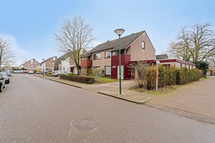 Photo 9 of Langenakker 57