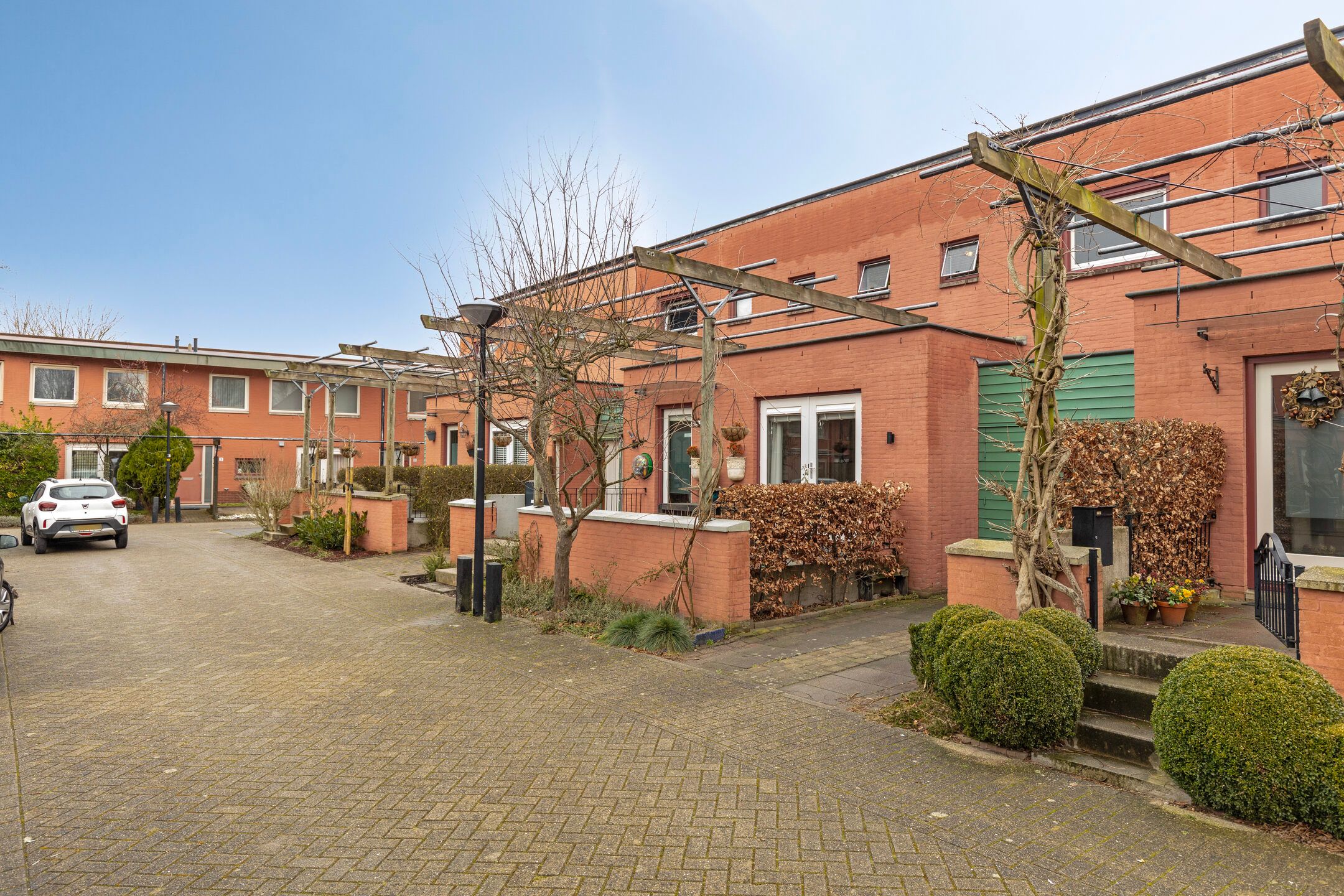 Foto 6 van Karmozijnhof 11