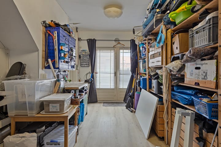 Foto 31 van Karmozijnhof 11