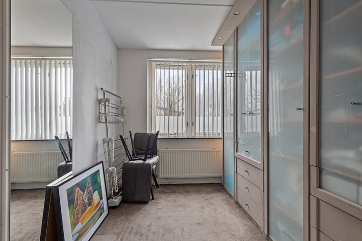 Foto 27 van Karmozijnhof 11