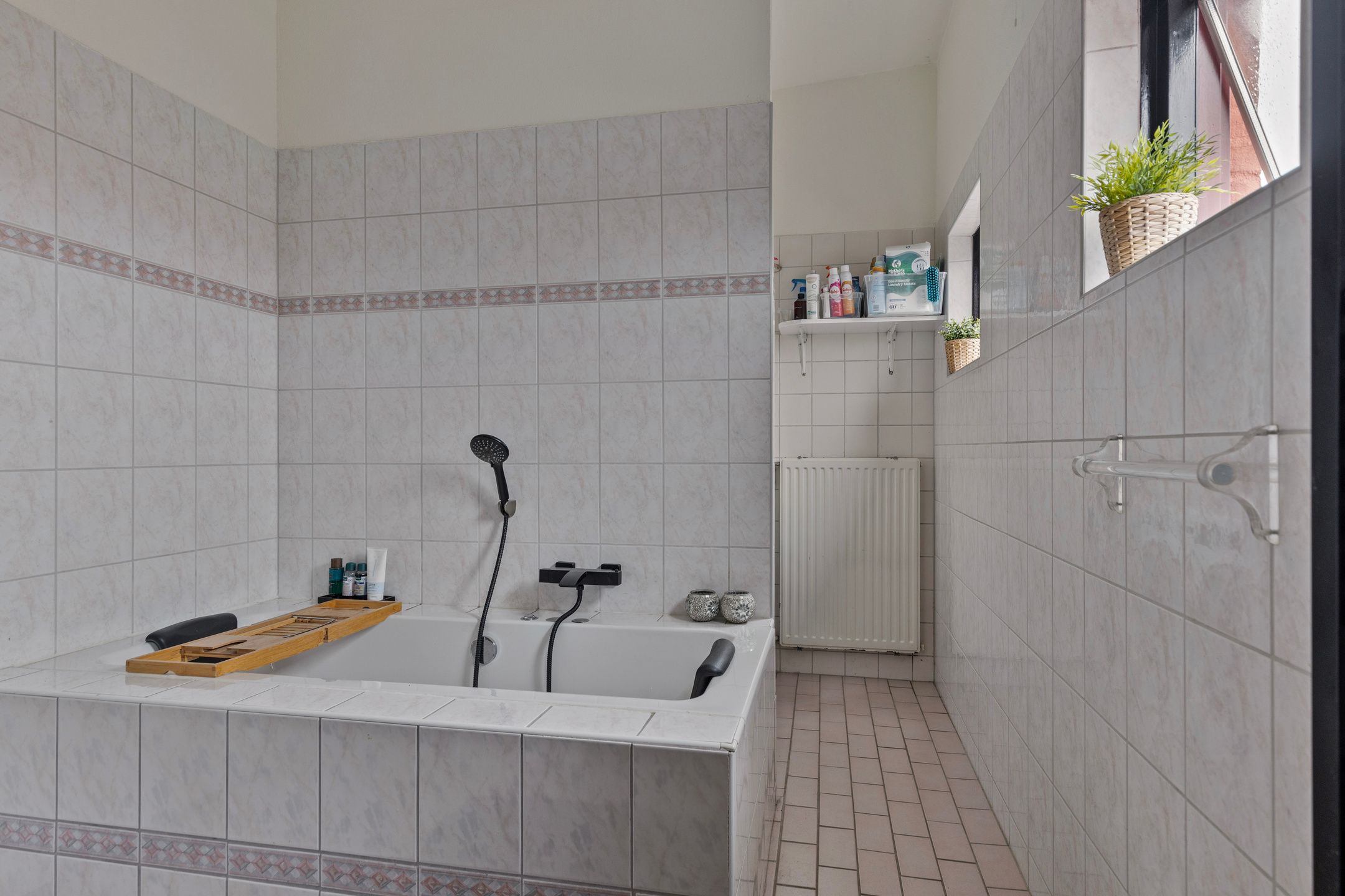 Foto 21 van Karmozijnhof 11