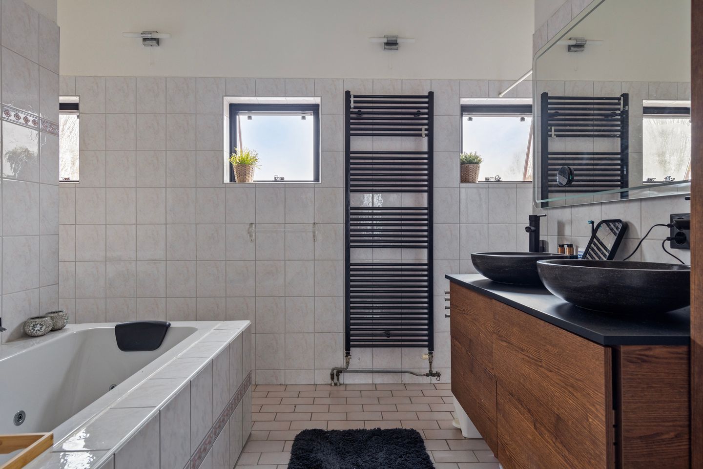 Foto 20 van Karmozijnhof 11