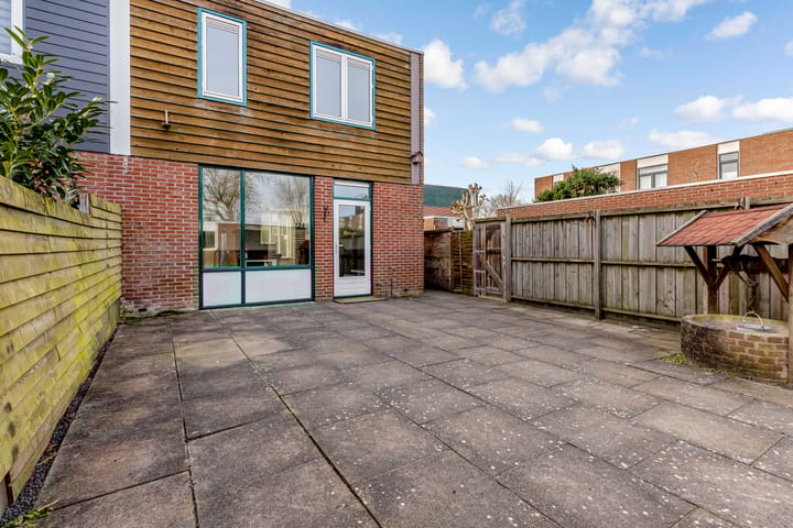 Photo 40 of Moergestelstraat 1