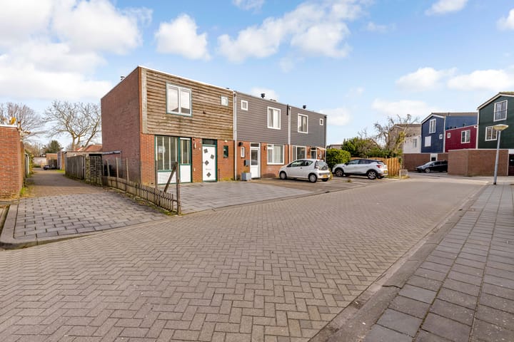 Photo 42 of Moergestelstraat 1