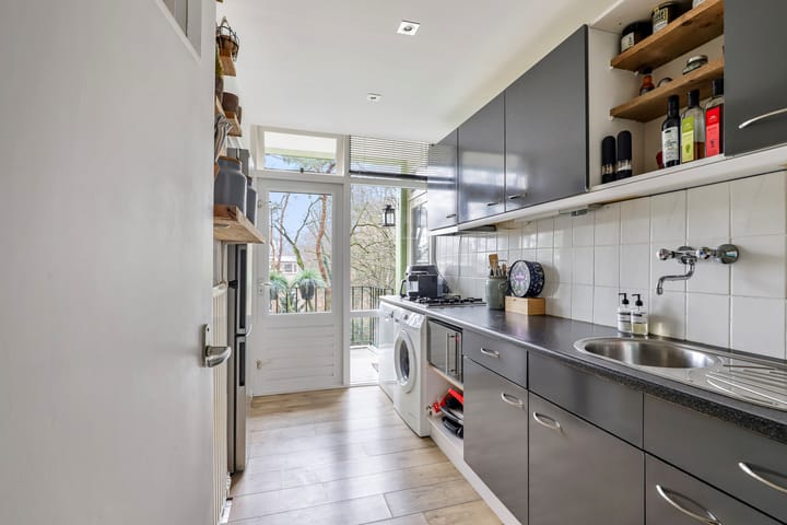 Photo 9 of Franckstraat 7-3