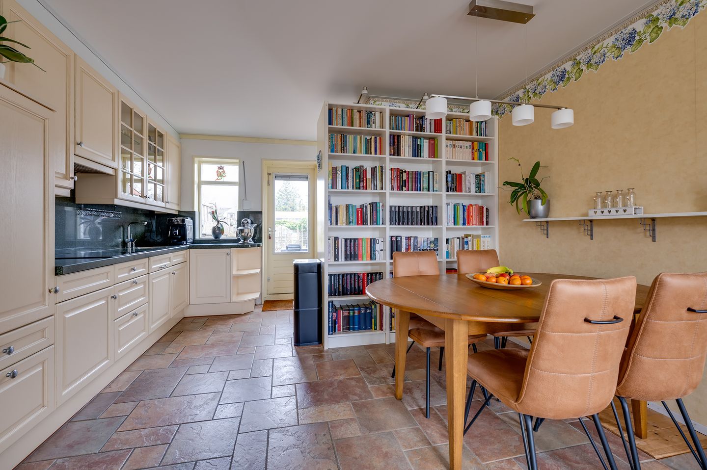 Foto 14 van Julianalaan 16