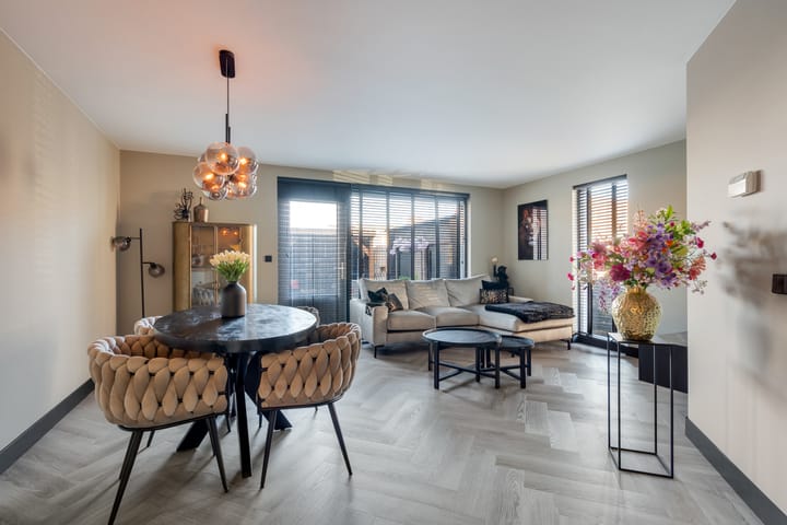 Foto 2 van Zevenblad 80