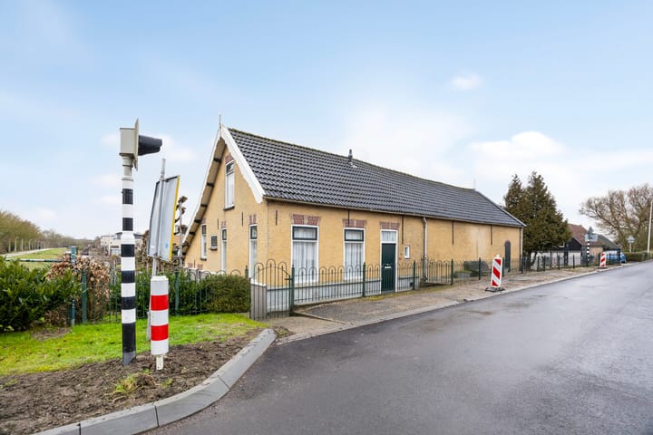 Foto 4 van Stationsweg 33