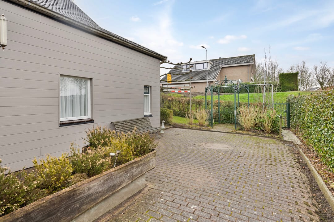 Photo 32 of Stationsweg 33