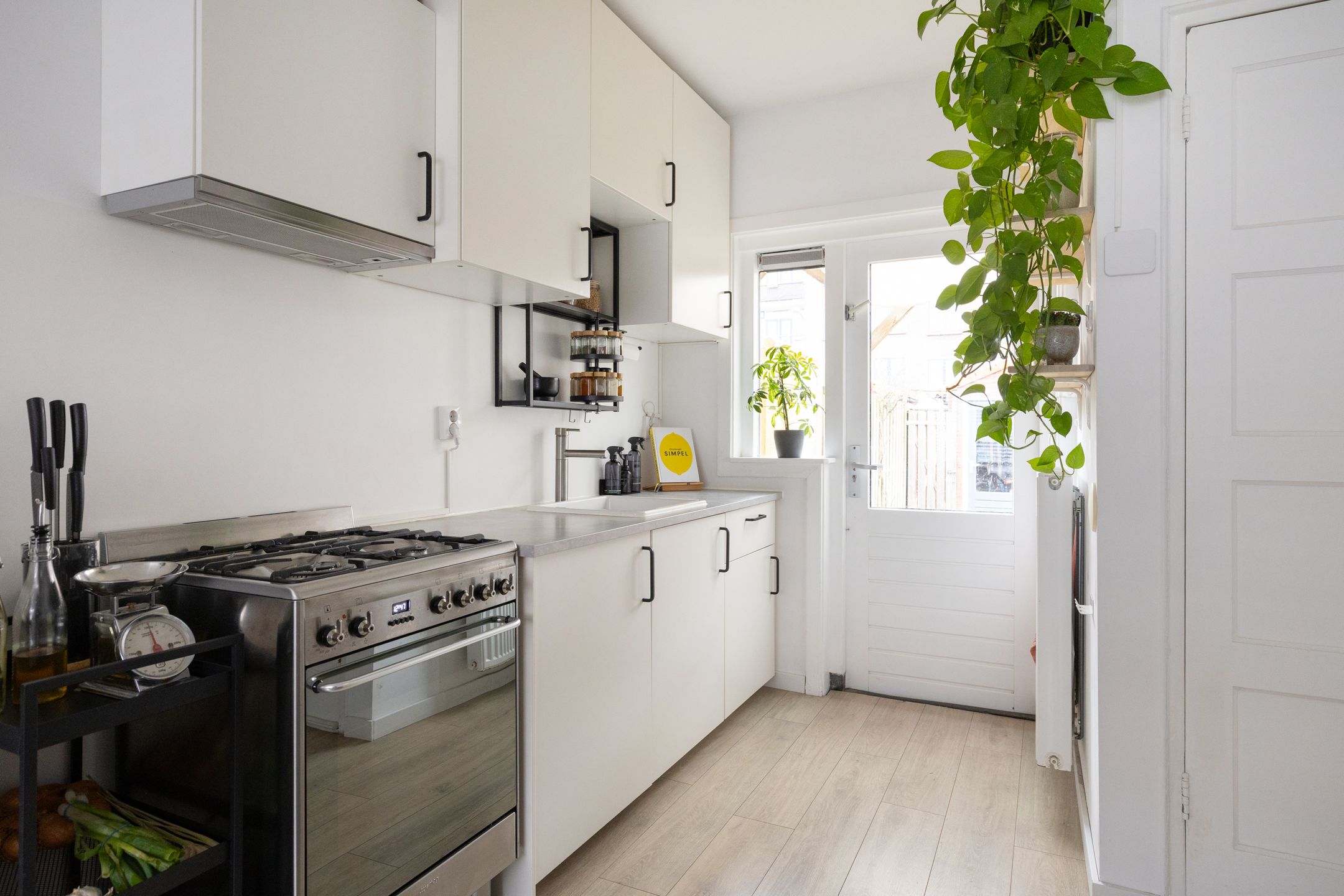 Foto 9 van De Bazelstraat 84