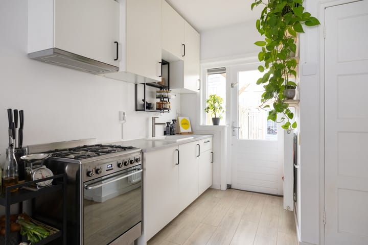 Foto 9 van De Bazelstraat 84