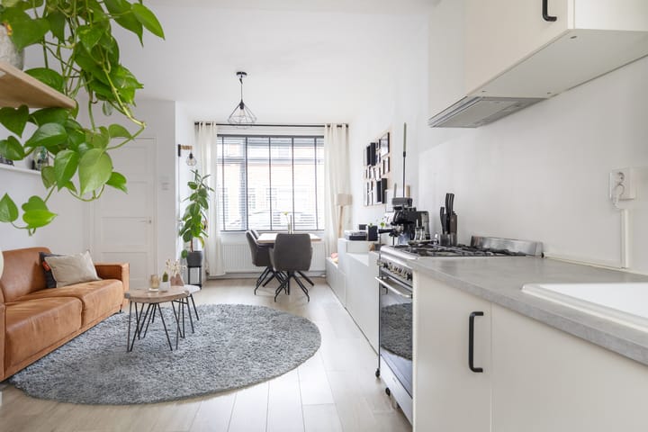 Foto 13 van De Bazelstraat 84