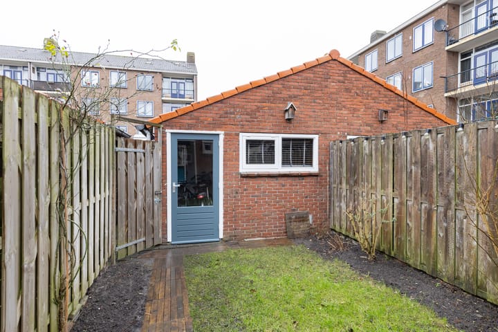 Foto 32 van De Bazelstraat 84