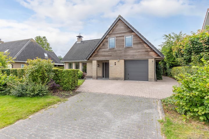 Photo 5 of Broekfinne 109