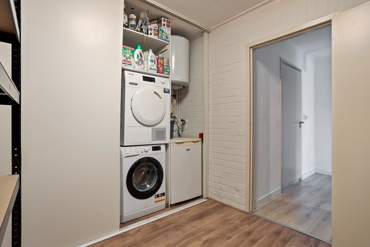 Photo 20 of Wilhelminastraat 37-A