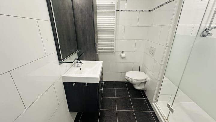 Photo 12 of Niels Bohrplaats 640