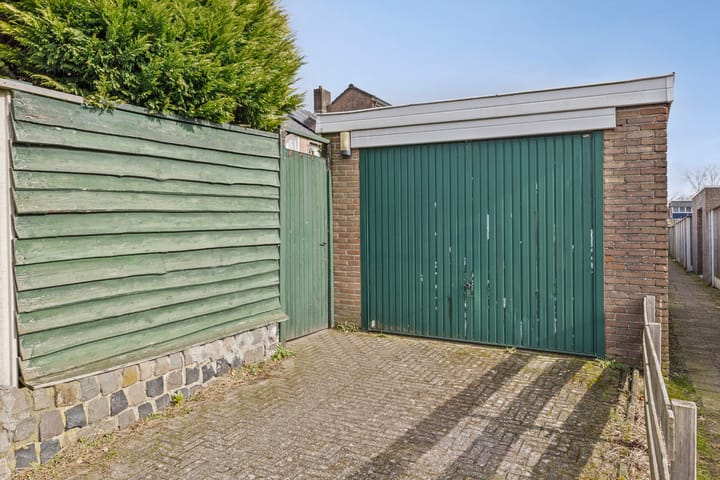 Foto 32 van Albert Meijeringstraat 49