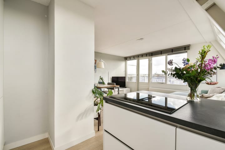 Foto 14 van Staringstraat 11-J