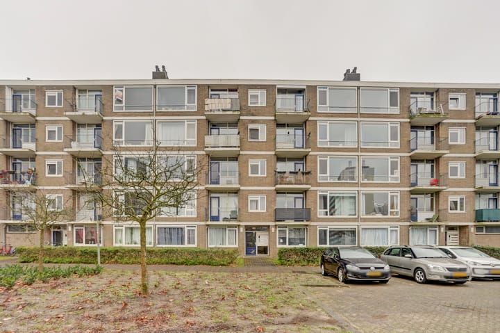 Bekijk foto van Burgemeester Van Haarenlaan 785