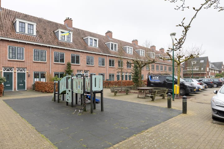 Photo 42 of Burgemeester Van Heemstrakwartier 229