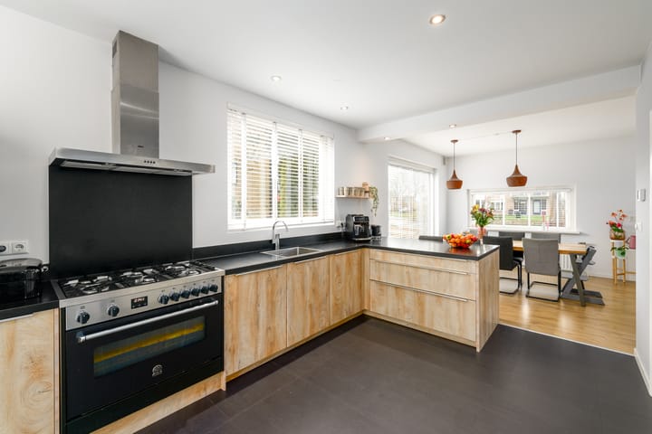 Foto 10 van Steenwijkerweg 35