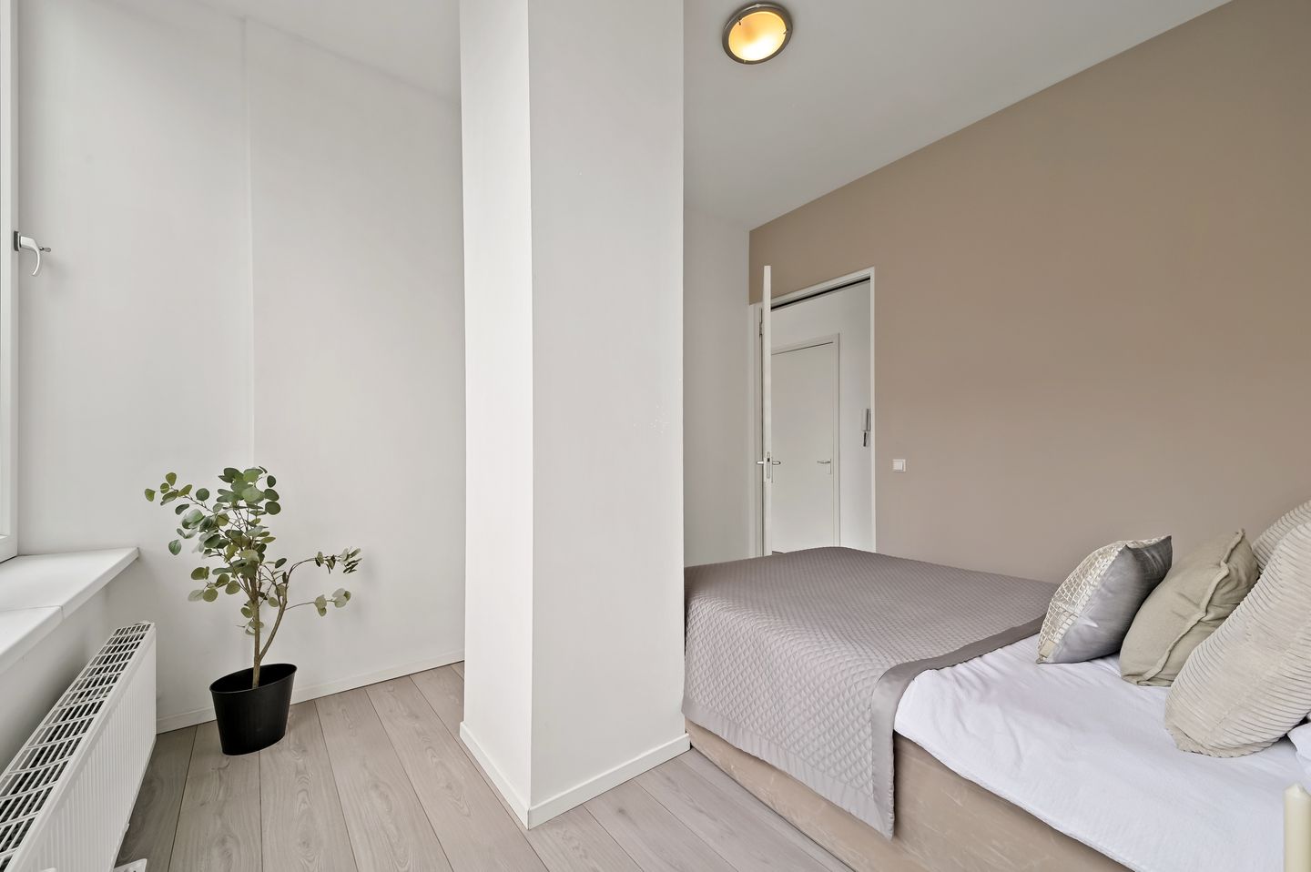 Foto 14 van Leyweg 525-S