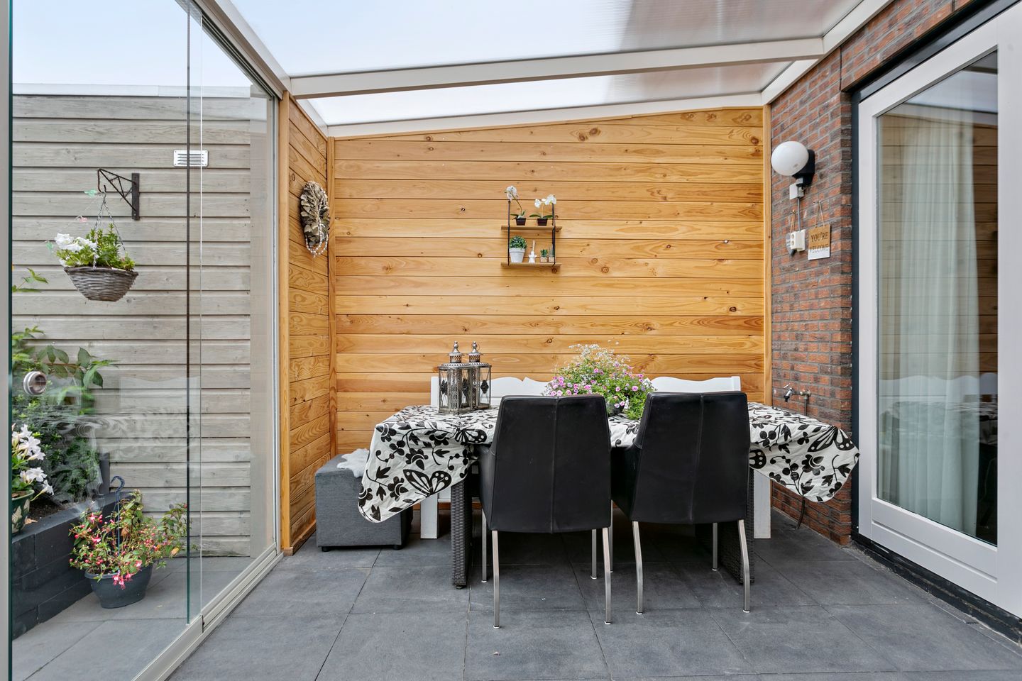 Photo 10 of Alex Roosdorpstraat 4