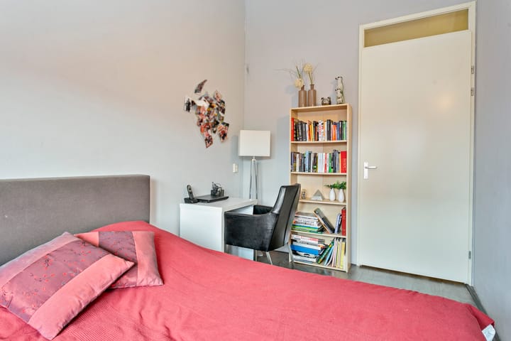 Photo 16 of Alex Roosdorpstraat 4