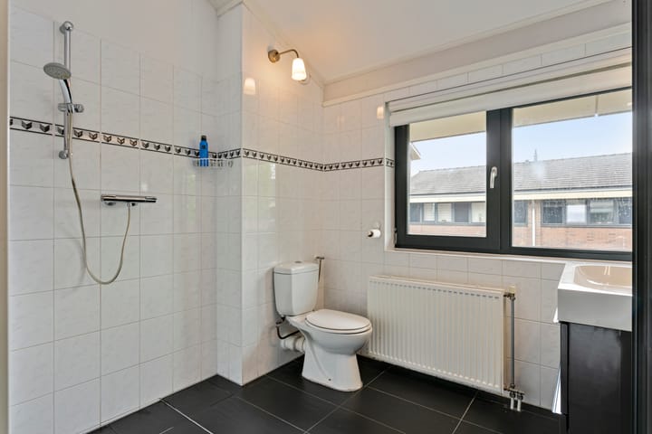 Photo 18 of Alex Roosdorpstraat 4