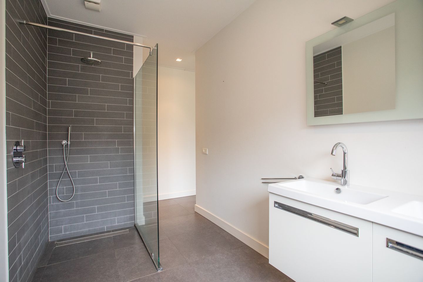 Foto 29 van Dahliastraat 15