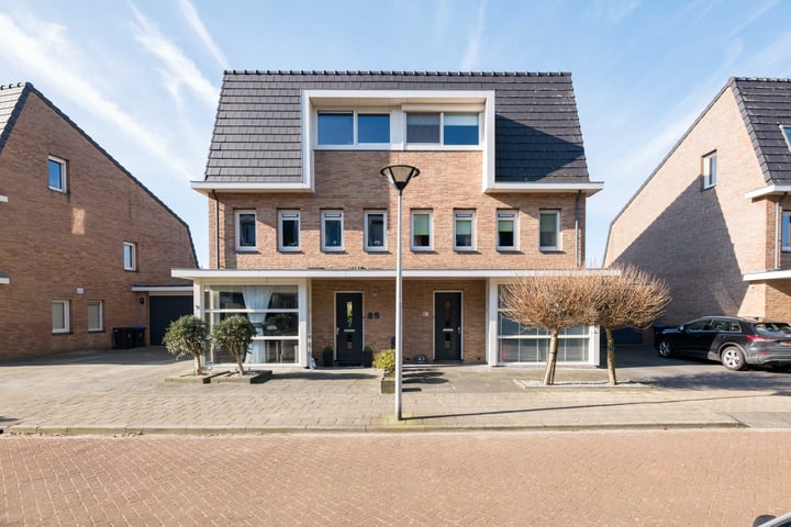 Bekijk foto 1 van Clausstraat 87