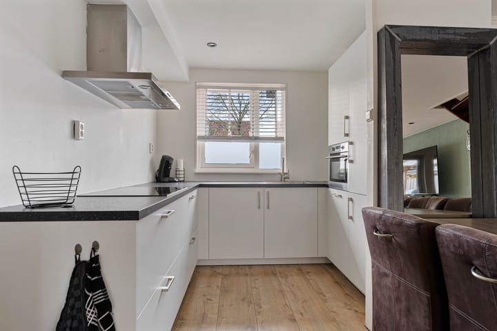 Photo 10 of Schoofstraat 50