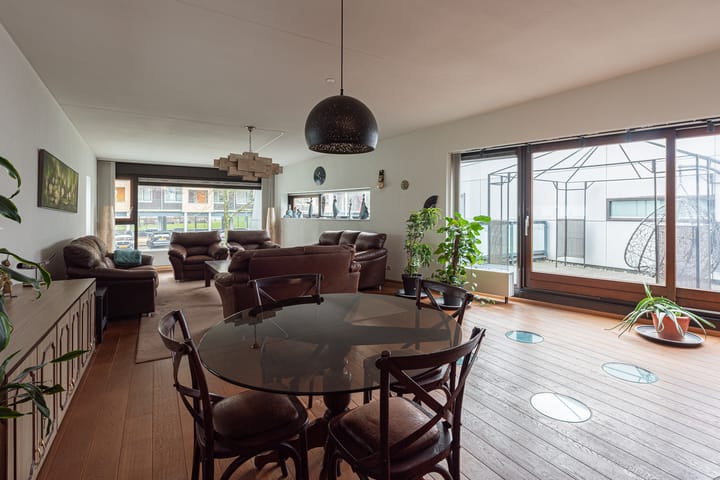 Foto 5 van Charley Tooropstraat 6