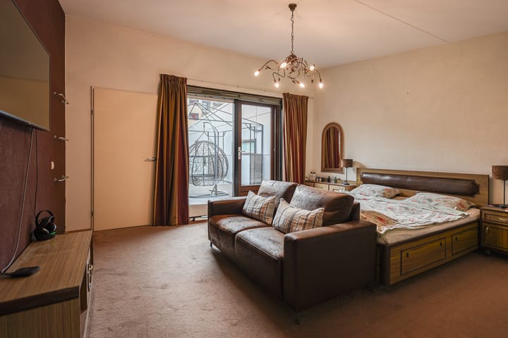 Foto 15 van Charley Tooropstraat 6