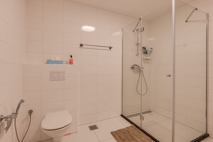 Foto 25 van Charley Tooropstraat 6