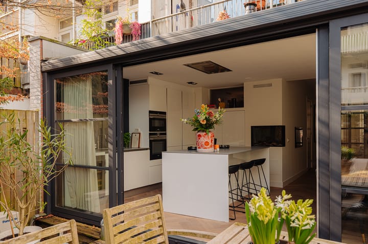 Photo 16 of Sassenheimstraat 44-H