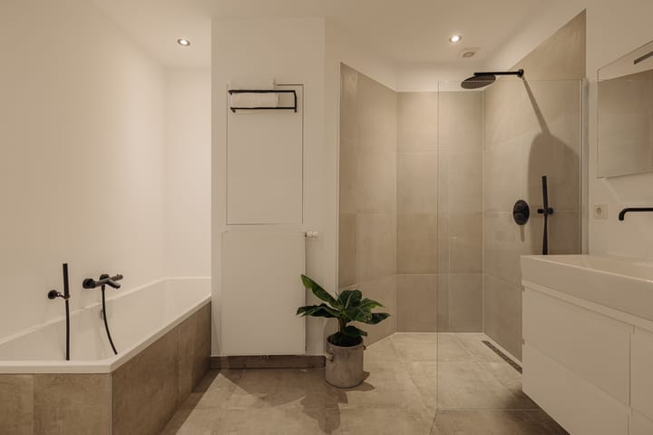 Photo 21 of Sassenheimstraat 44-H