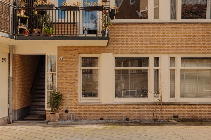 Photo 27 of Sassenheimstraat 44-H