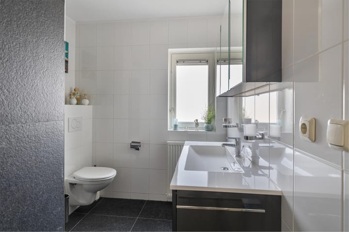 Foto 16 van Anna Blamanstraat 4