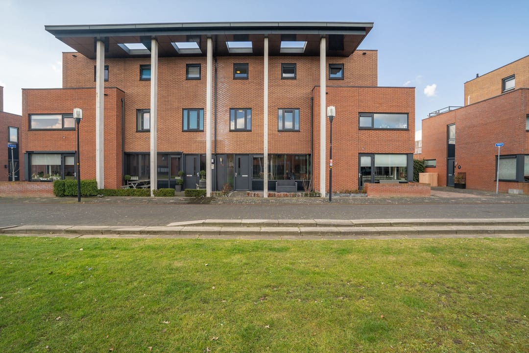 Foto 2 van Kokerjuffer 35