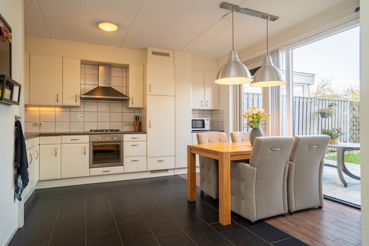 Foto 9 van Kokerjuffer 35